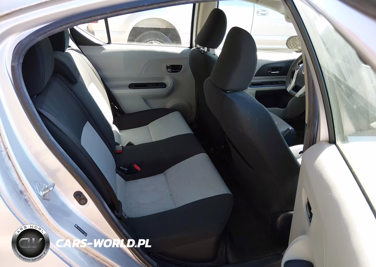 2013 Toyota Prius C Two VIN:JTDKDTB37D1546705 - 8