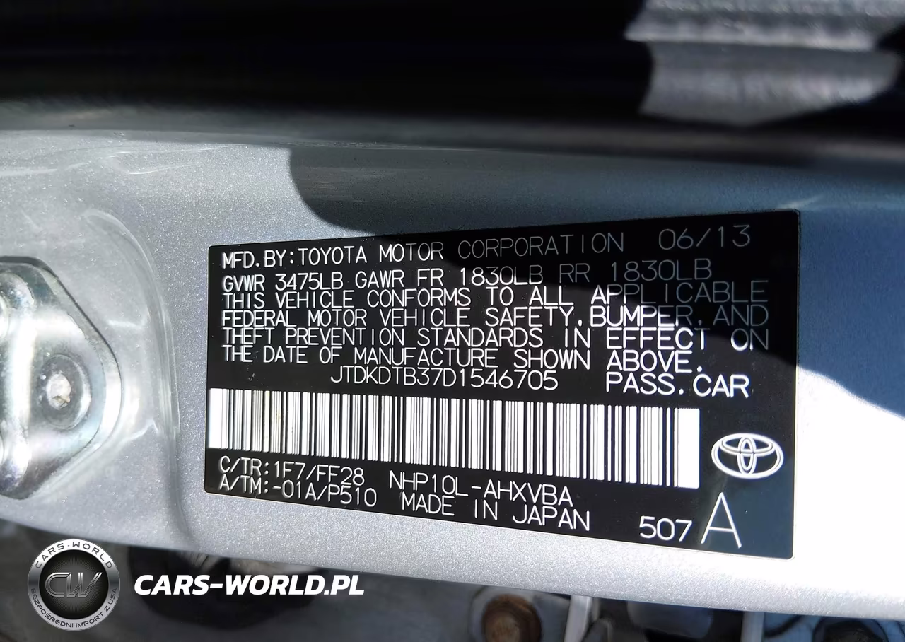 2013 Toyota Prius C Two VIN:JTDKDTB37D1546705 - 9