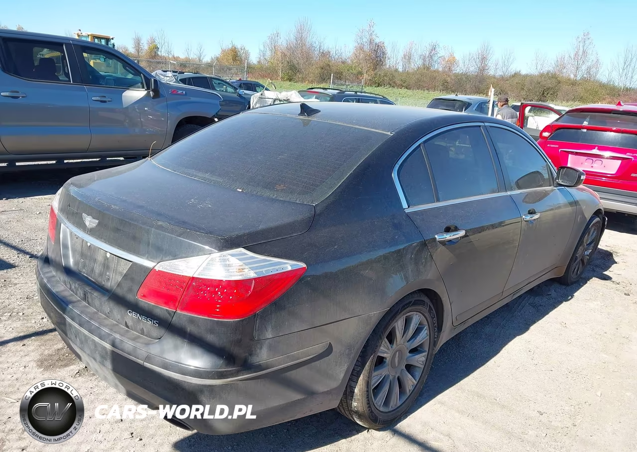 2010 Hyundai Genesis 3.8 VIN:KMHGC4DE3AU090463 - 4