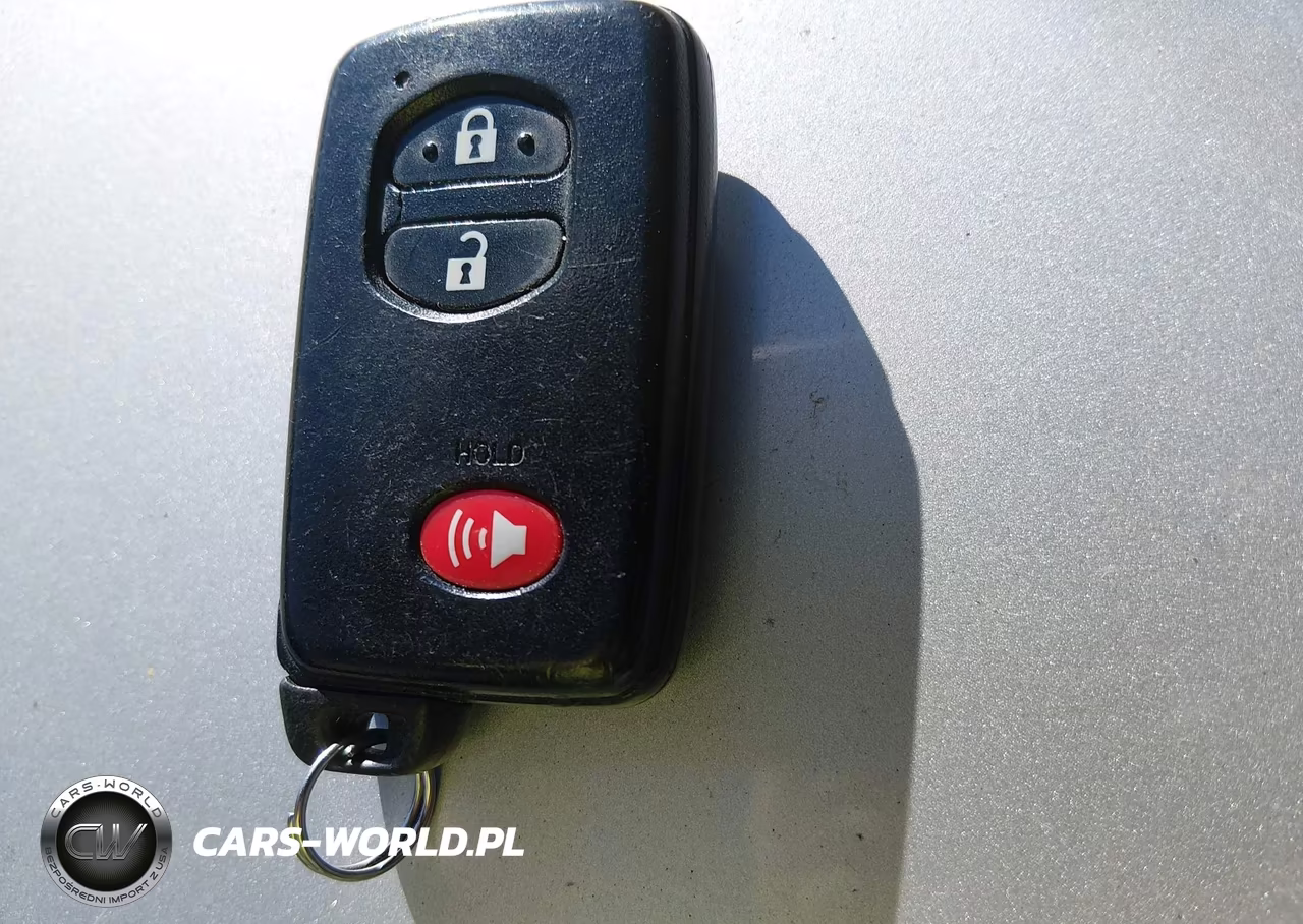 2014 Toyota Prius Two VIN:JTDKN3DU4E1805624 - 11