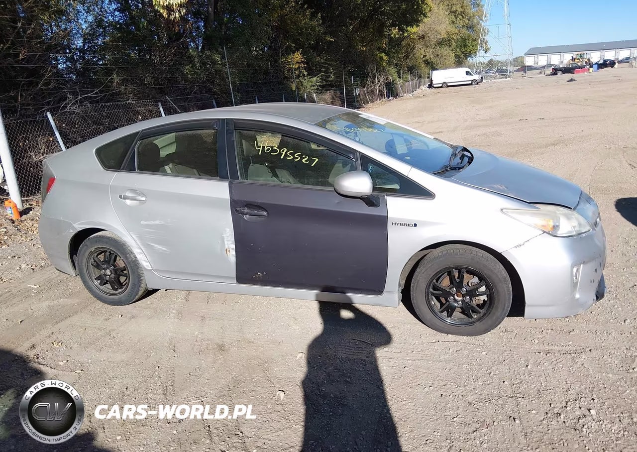 2014 Toyota Prius Two VIN:JTDKN3DU4E1805624 - 13