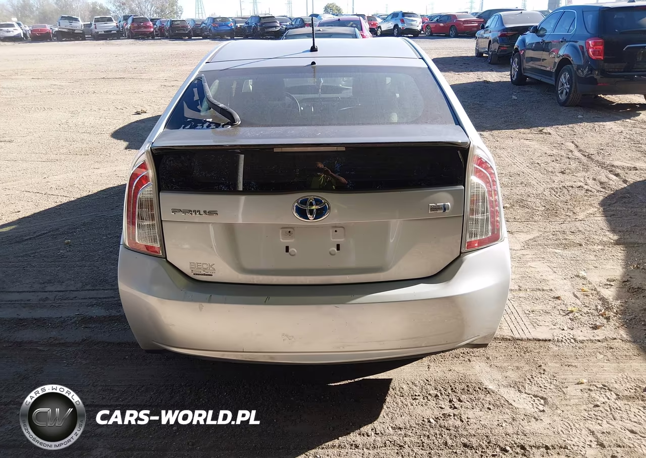 2014 Toyota Prius Two VIN:JTDKN3DU4E1805624 - 16