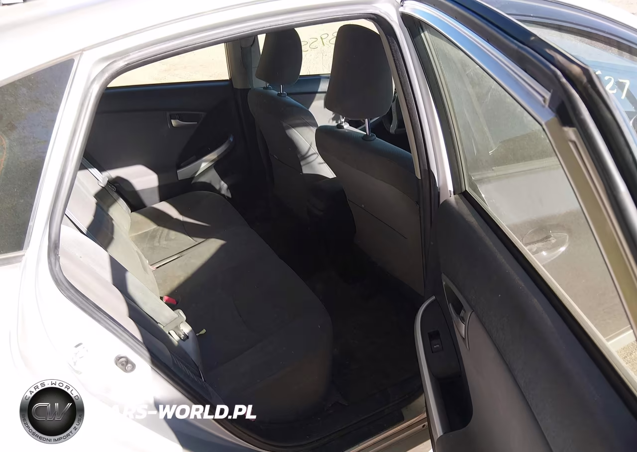 2014 Toyota Prius Two VIN:JTDKN3DU4E1805624 - 8