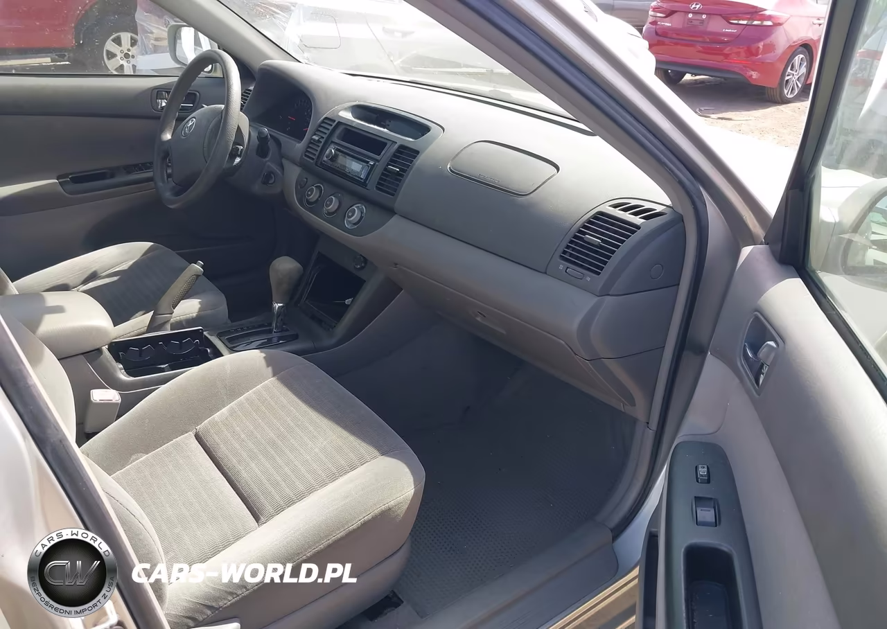 2005 Toyota Camry Le VIN:4T1BE32K75U584872 - 5