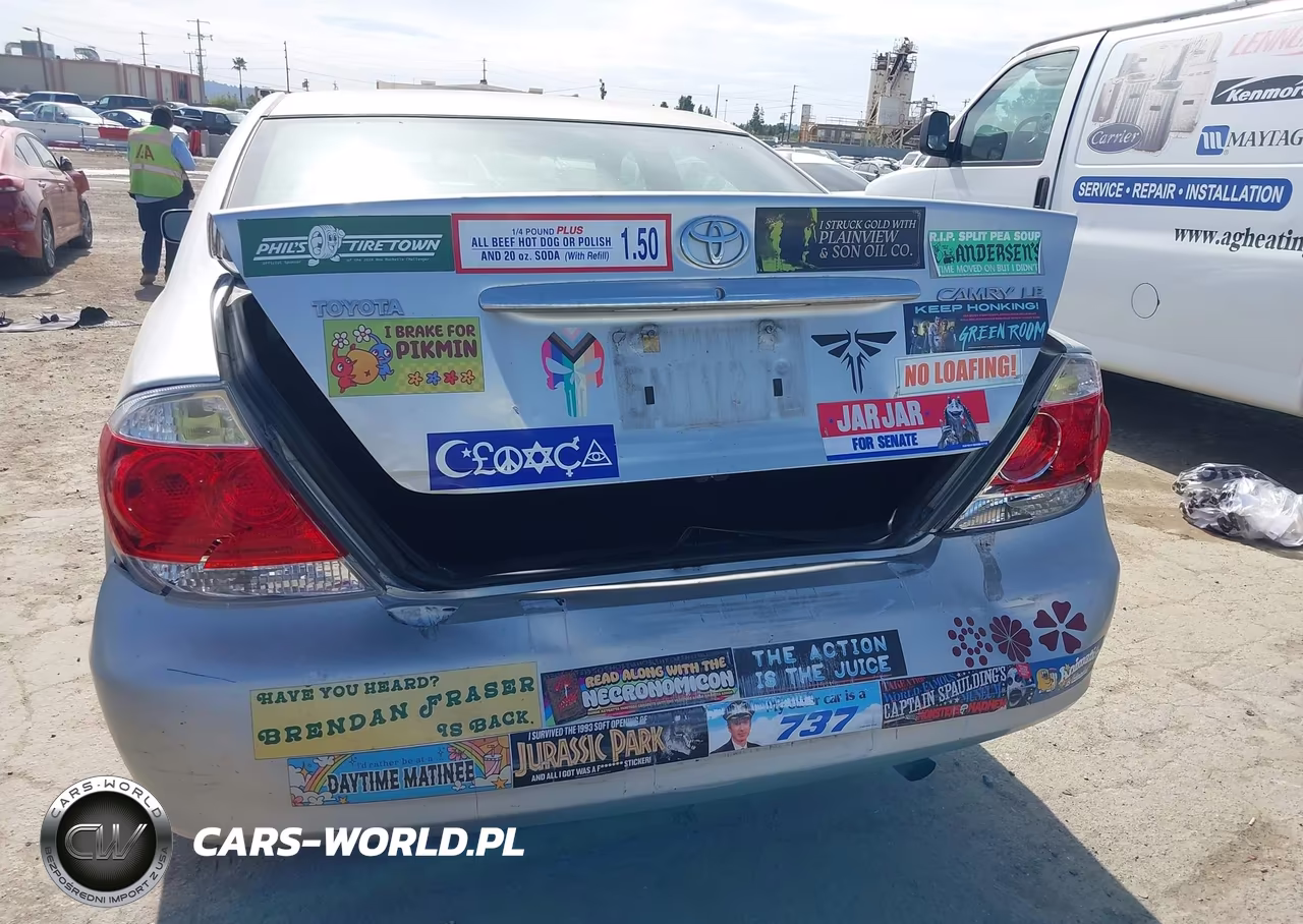 2005 Toyota Camry Le VIN:4T1BE32K75U584872 - 6