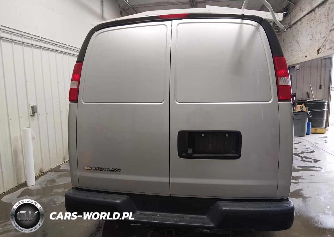2018 Chevrolet Express 3500 Work Van VIN:1GCZGHFP2J1341935 - 16
