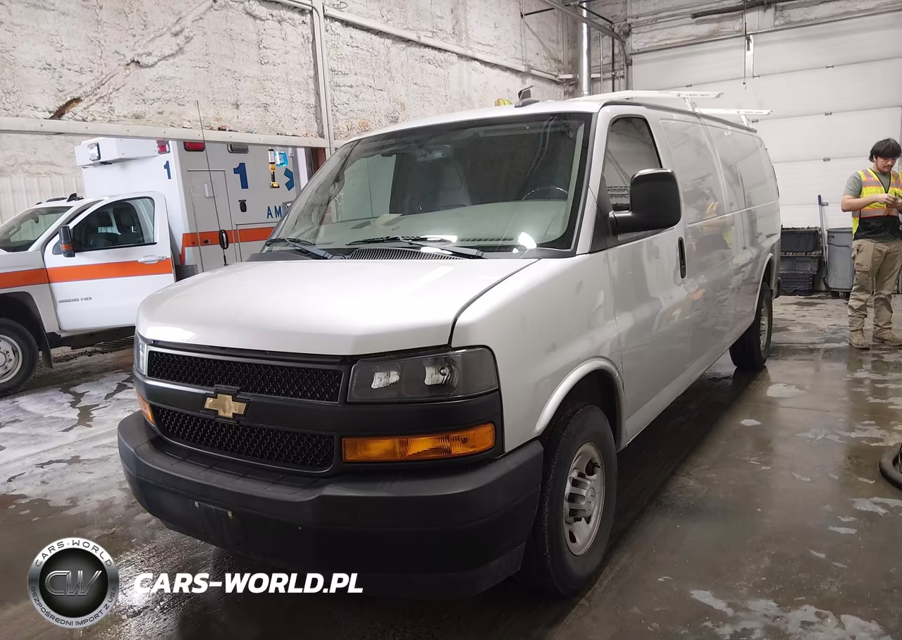 2018 Chevrolet Express 3500 Work Van VIN:1GCZGHFP2J1341935 - 2