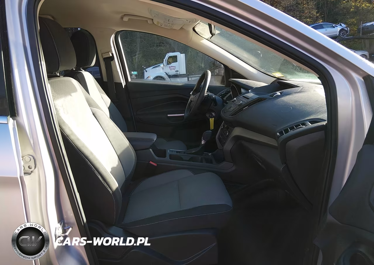2017 Ford Escape Se VIN:1FMCU9GDXHUC57679 - 5