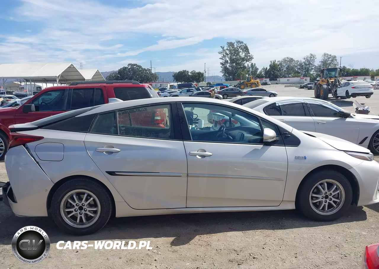 2017 Toyota Prius Prime Advanced VIN:JTDKARFP3H3037424 - 13
