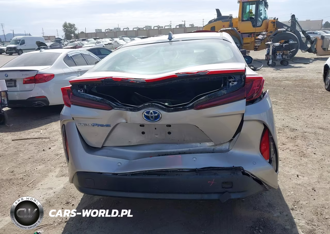 2017 Toyota Prius Prime Advanced VIN:JTDKARFP3H3037424 - 16