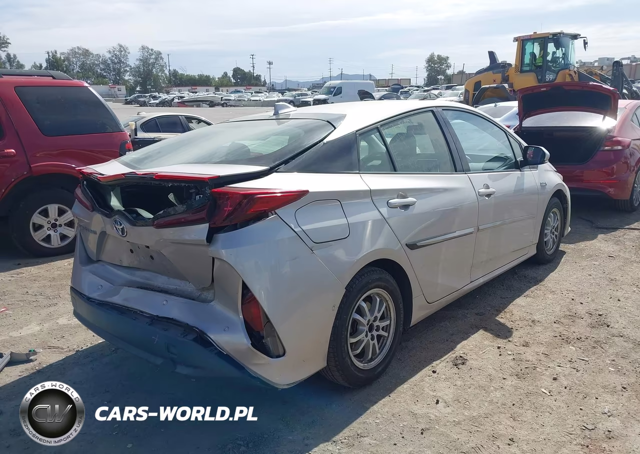 2017 Toyota Prius Prime Advanced VIN:JTDKARFP3H3037424 - 4