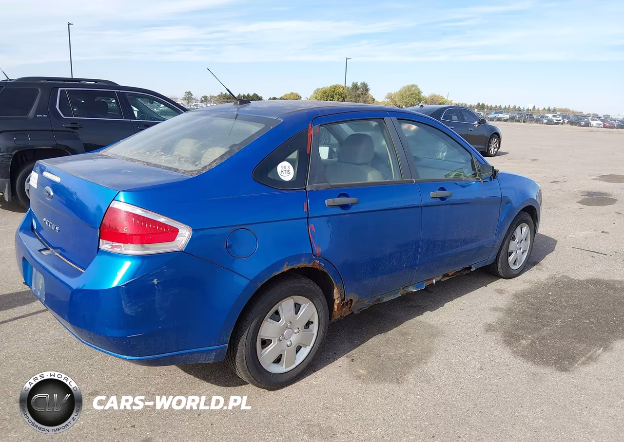 2010 Ford Focus S VIN:1FAHP3EN4AW280112 - 4