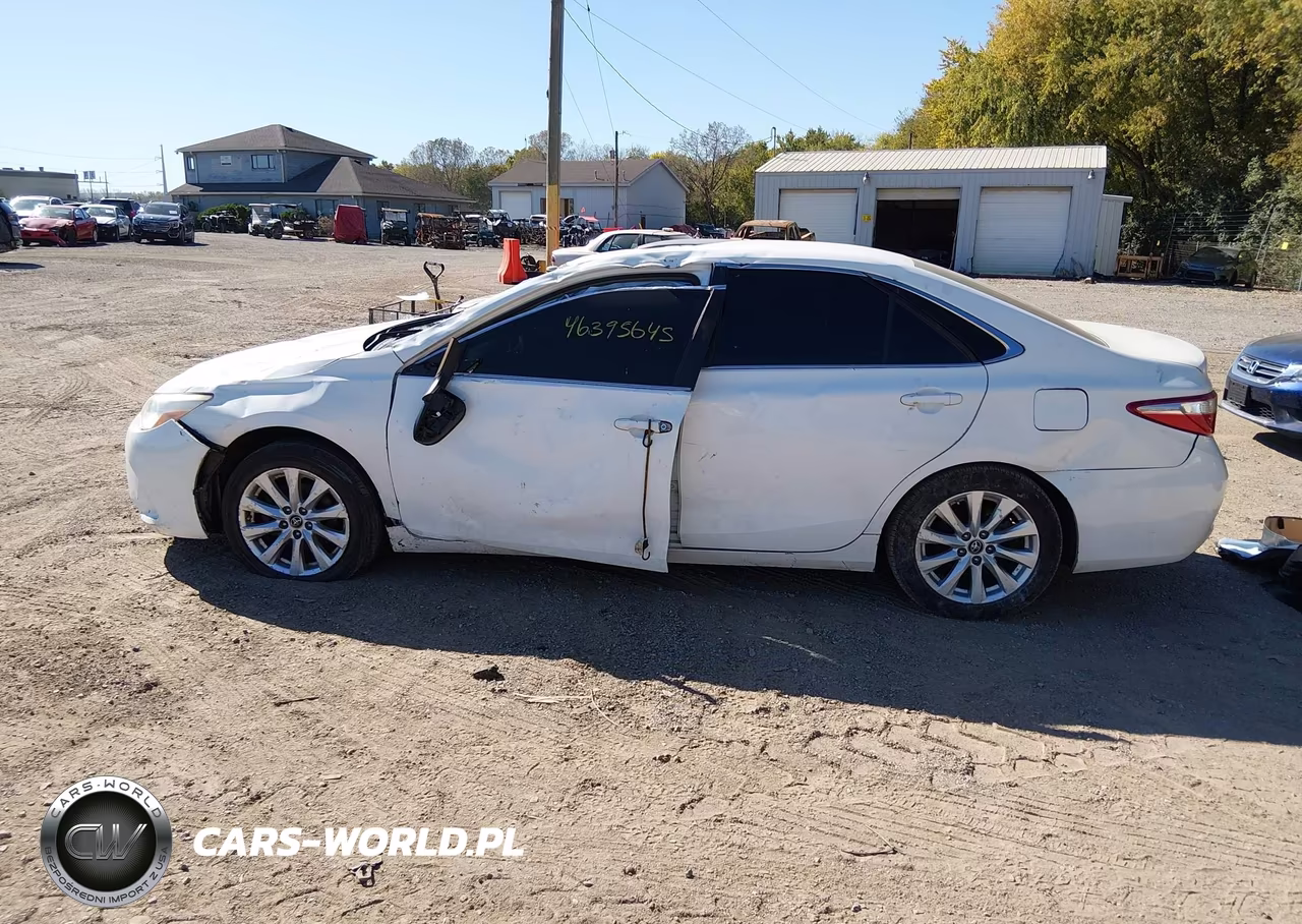 2016 Toyota Camry Le VIN:4T1BF1FK2GU568755 - 14