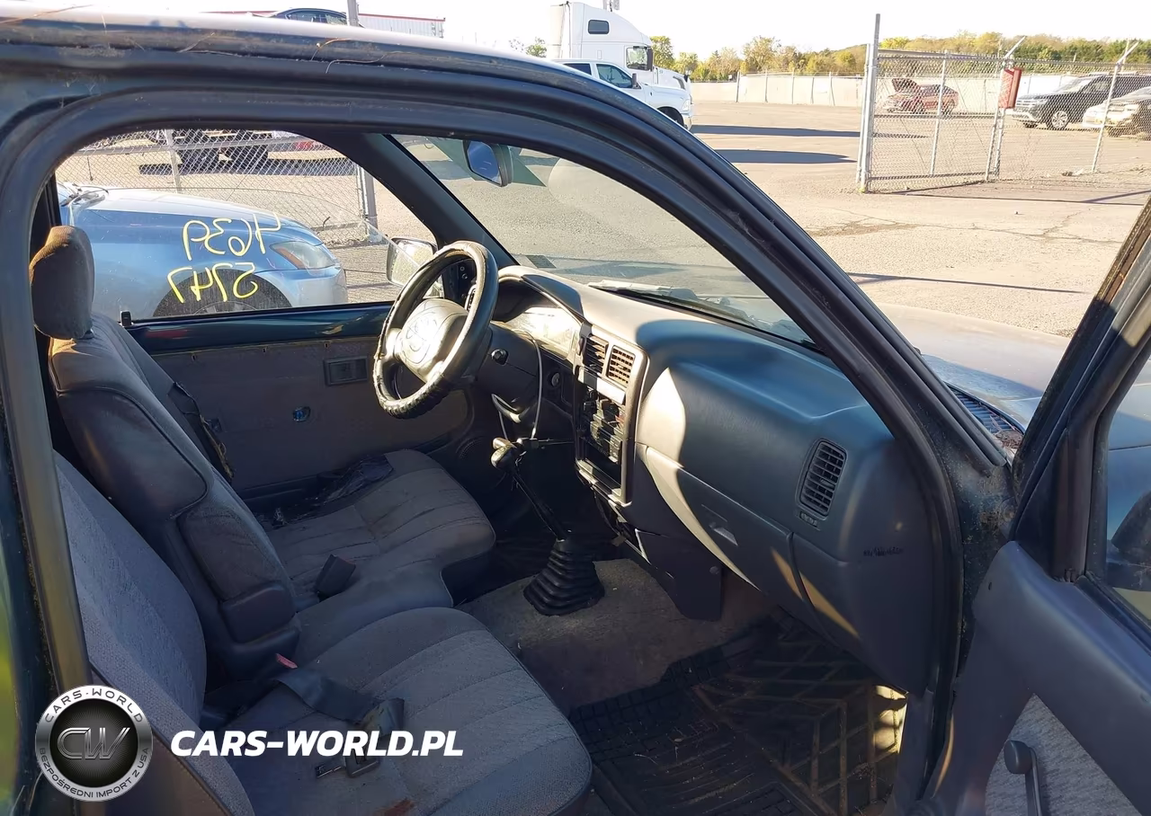 1997 Toyota Tacoma VIN:4TAVL52N2VZ251944 - 5