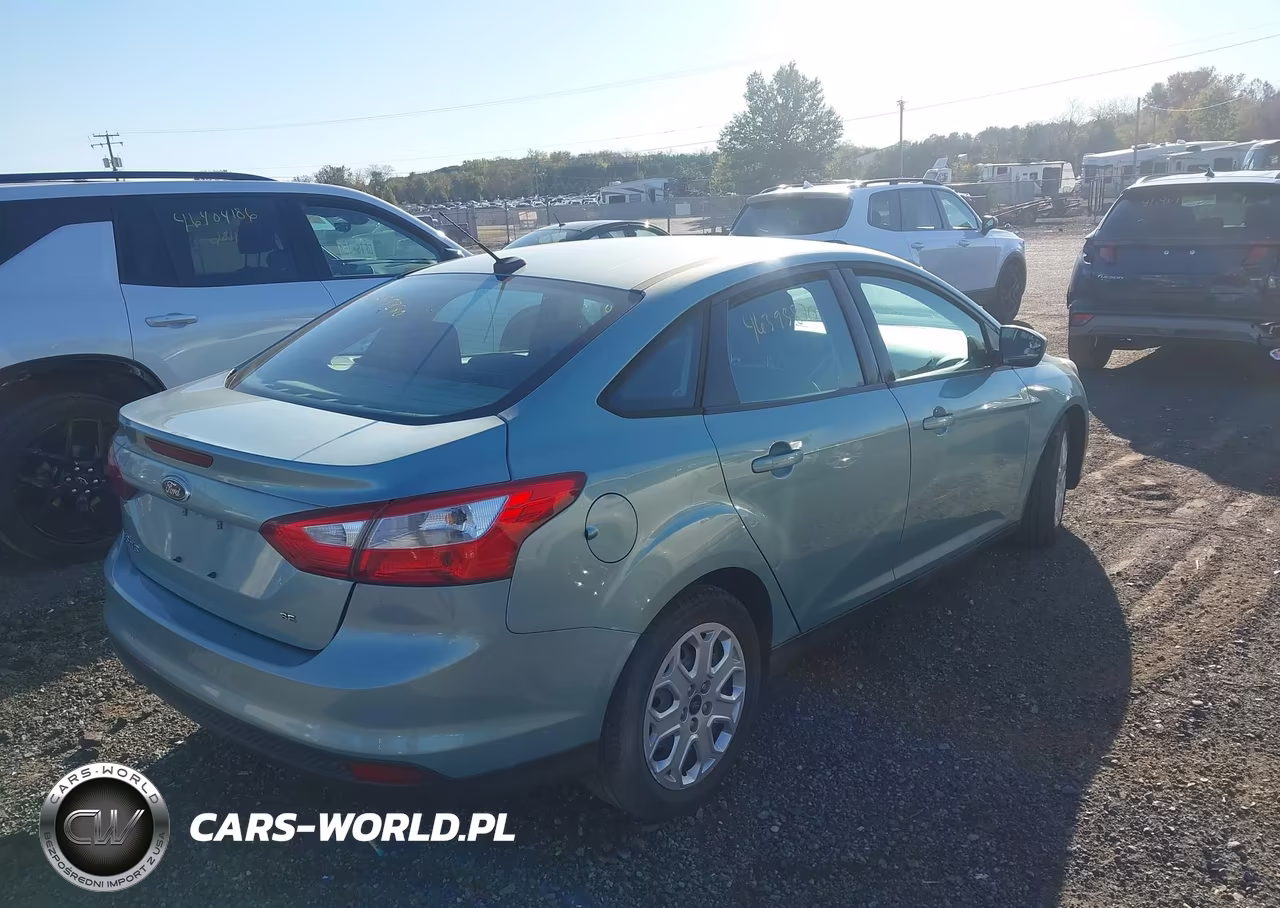 2012 Ford Focus Se VIN:1FAHP3F26CL408939 - 4