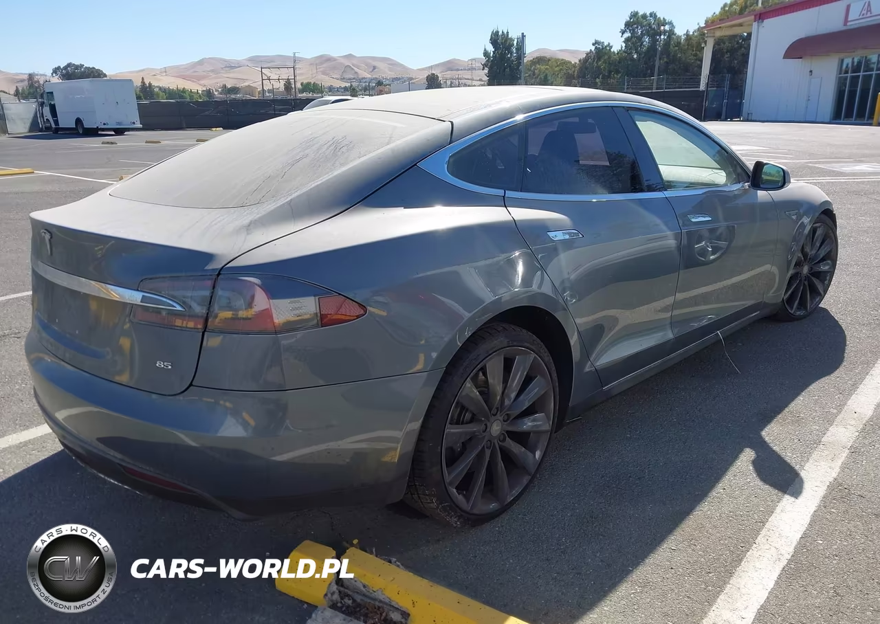 2013 Tesla Model S VIN:5YJSA1DNXDFP06742 - 4