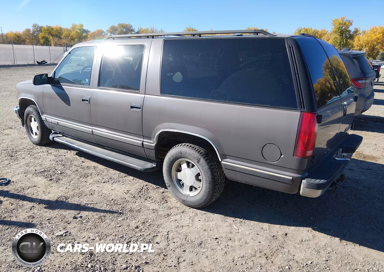 1998 Chevrolet Suburban 1500 VIN:1GNEC16R6WJ354012 - 3