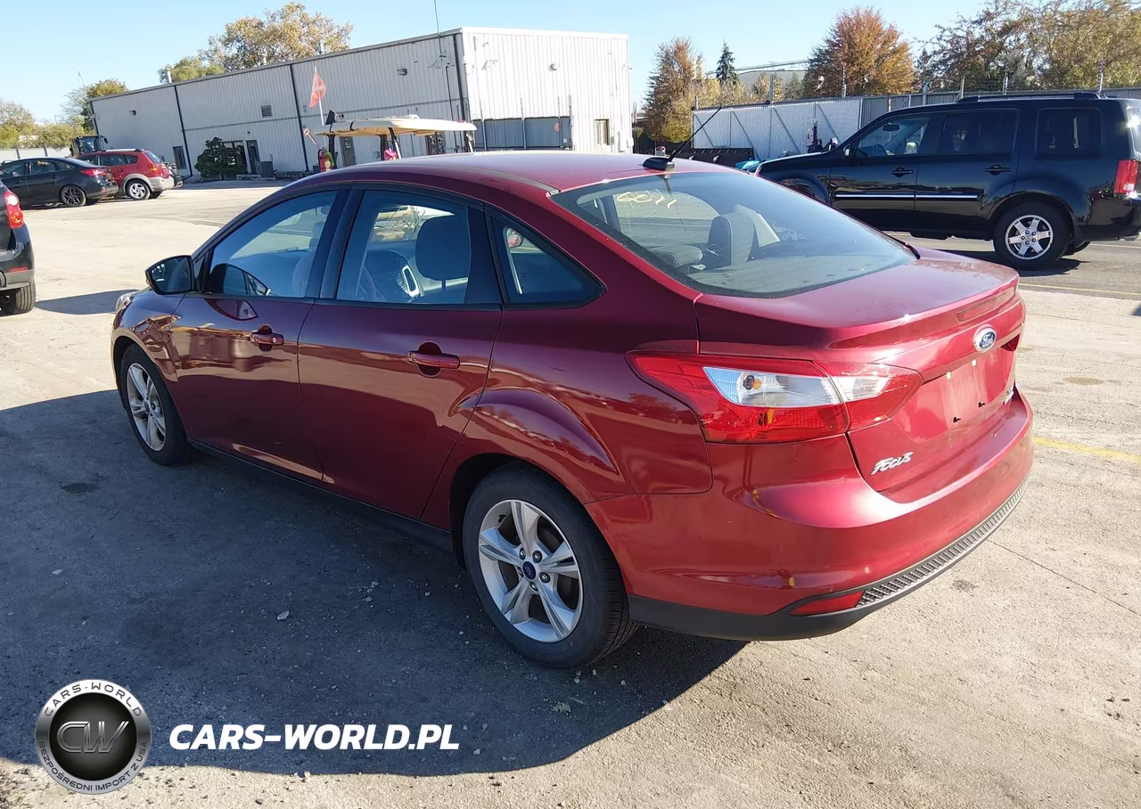 2014 Ford Focus Se VIN:1FADP3F25EL437639 - 3