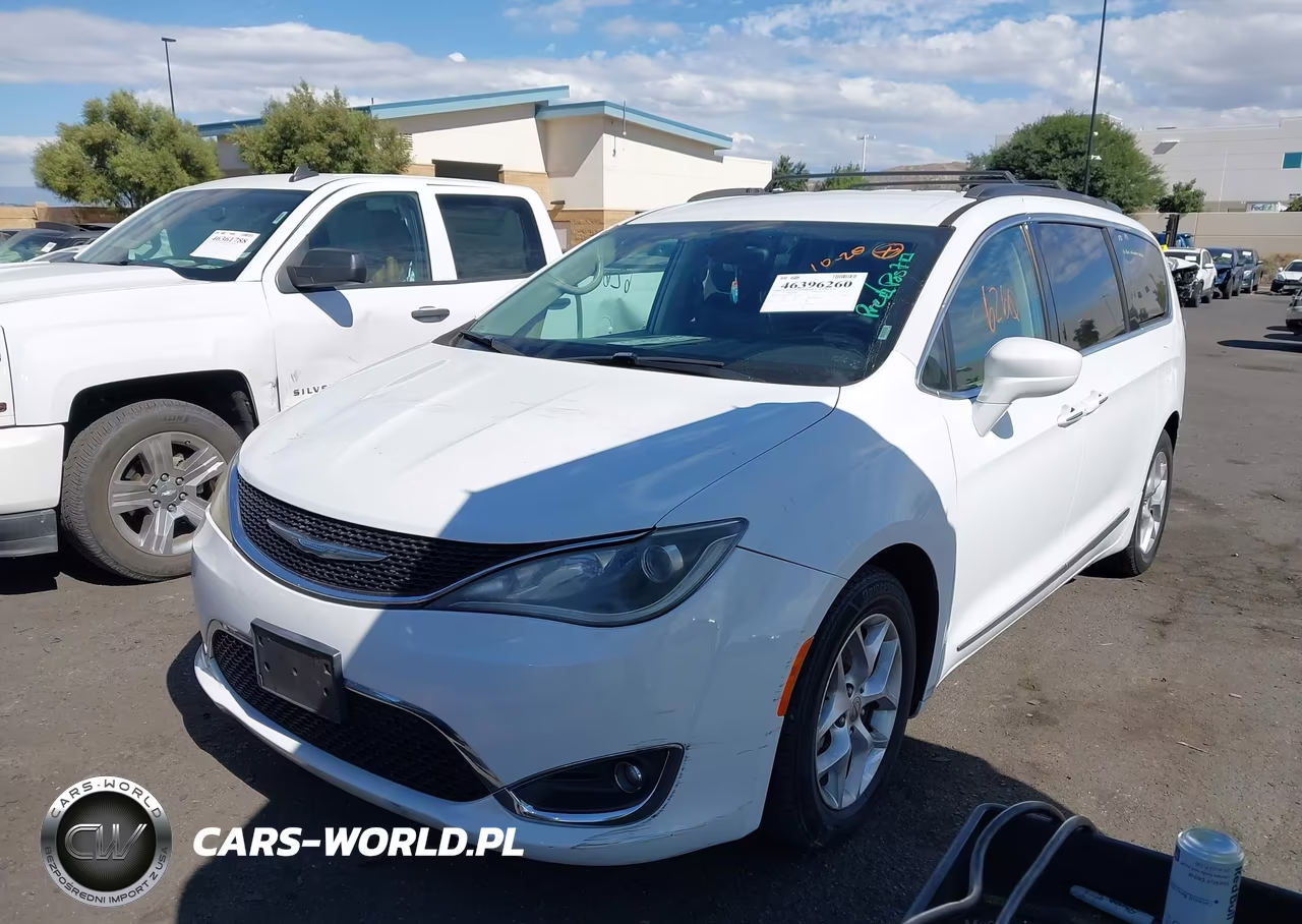2017 Chrysler Pacifica Touring-L VIN:2C4RC1BG3HR823229 - 2