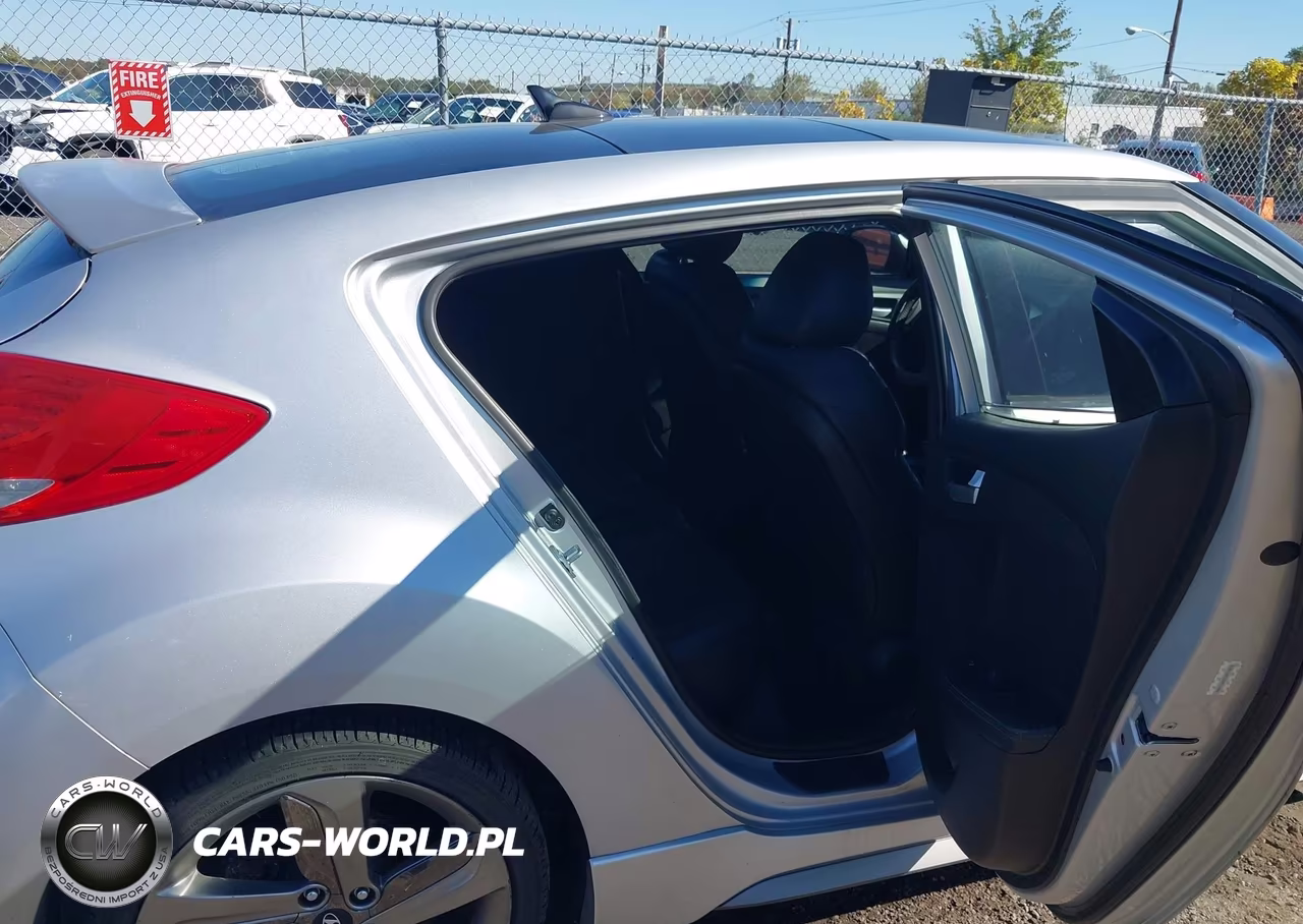 2013 Hyundai Veloster Turbo W-Blue VIN:KMHTC6AE7DU111818 - 8