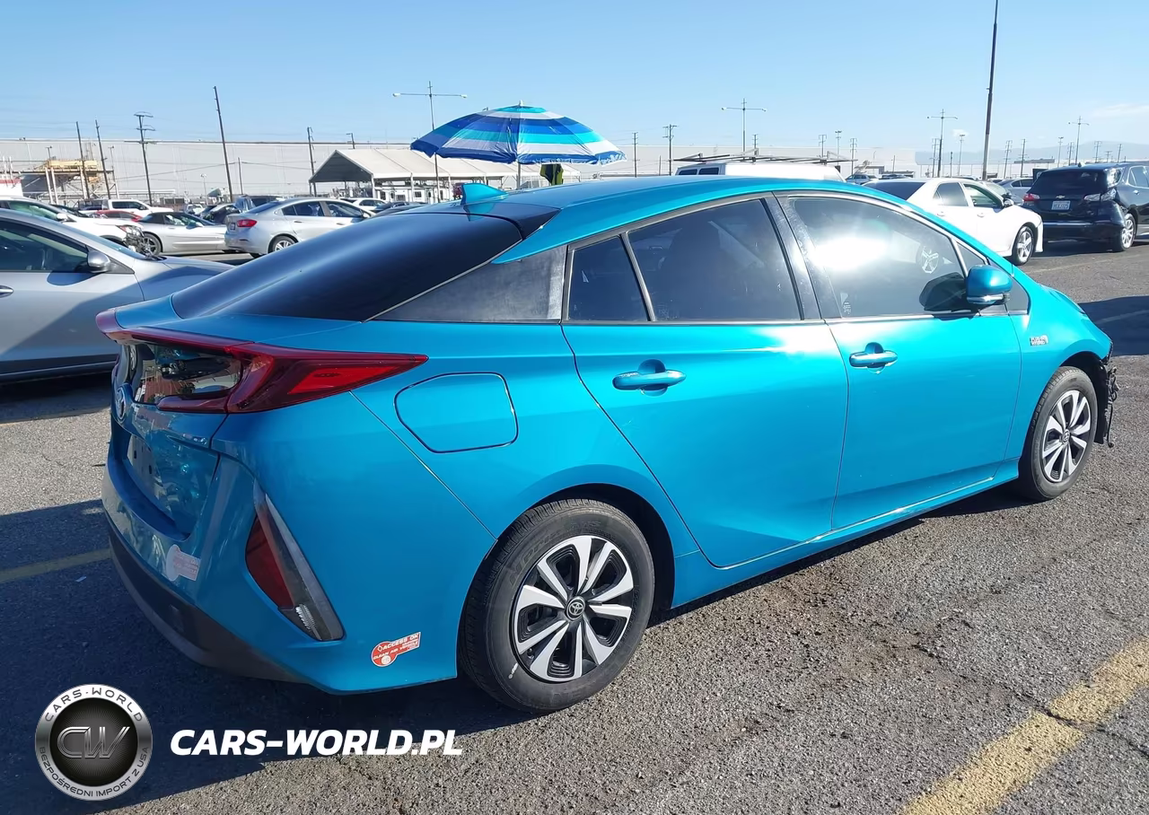 2018 Toyota Prius Prime Premium VIN:JTDKARFP5J3075436 - 4