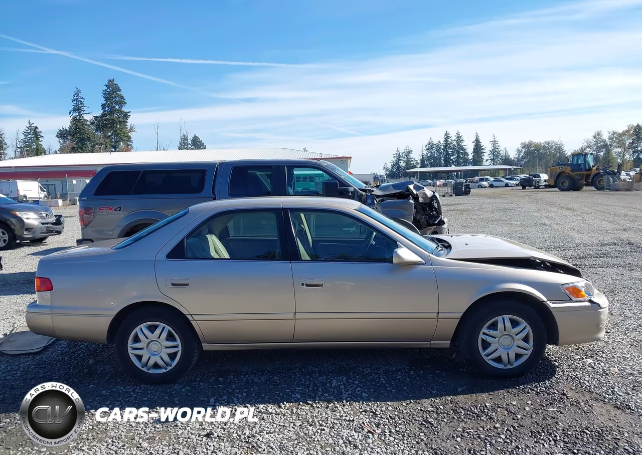 2001 Toyota Camry Le VIN:JT2BG22K210573443 - 13