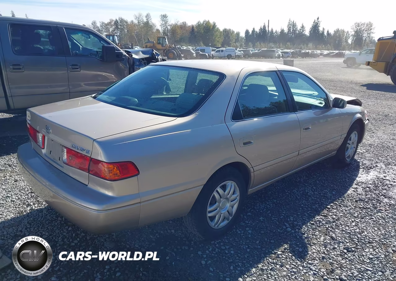 2001 Toyota Camry Le VIN:JT2BG22K210573443 - 4