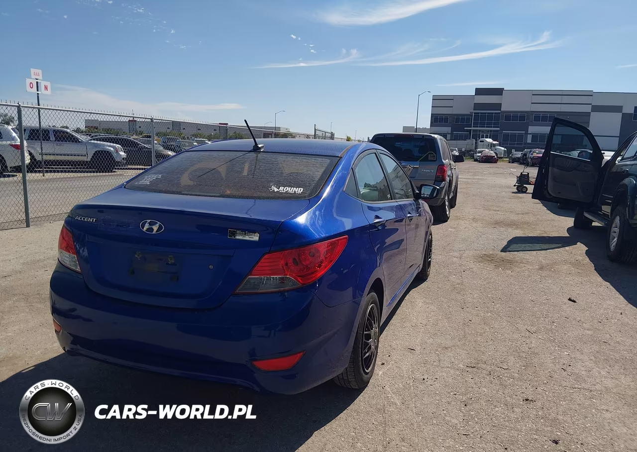 2013 Hyundai Accent Gls VIN:KMHCT4AE0DU561122 - 4