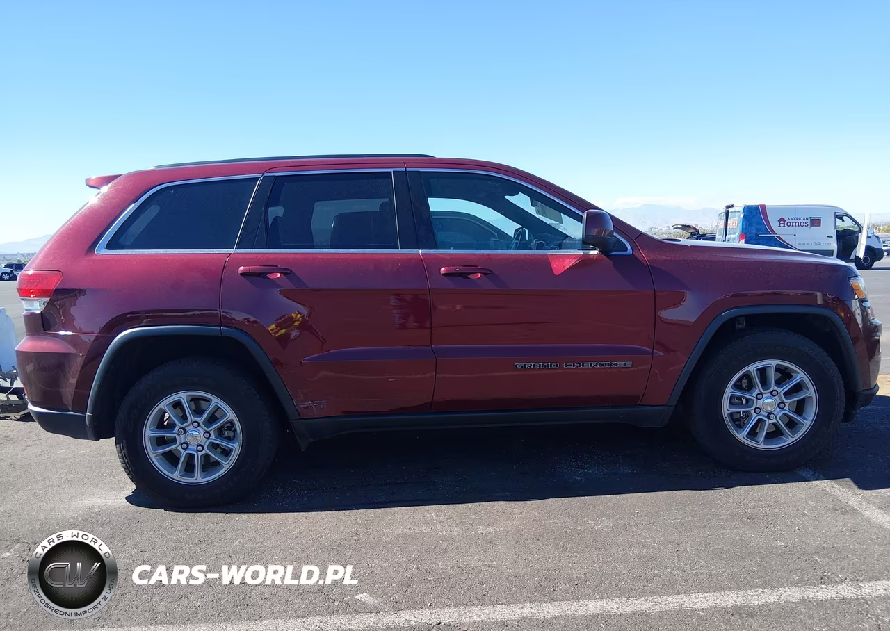2019 Jeep Grand Cherokee Laredo 4X2 VIN:1C4RJEAG7KC543750 - 13