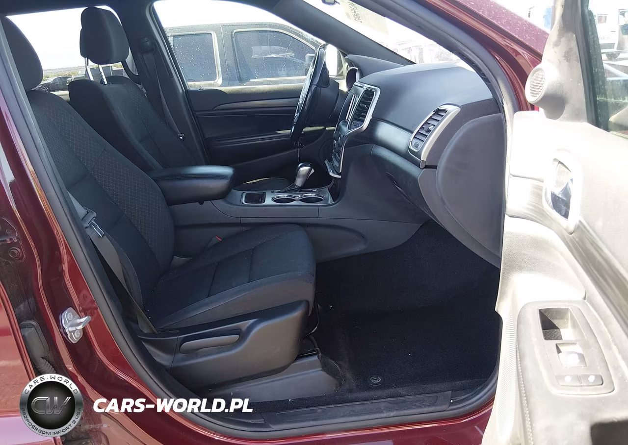 2019 Jeep Grand Cherokee Laredo 4X2 VIN:1C4RJEAG7KC543750 - 5