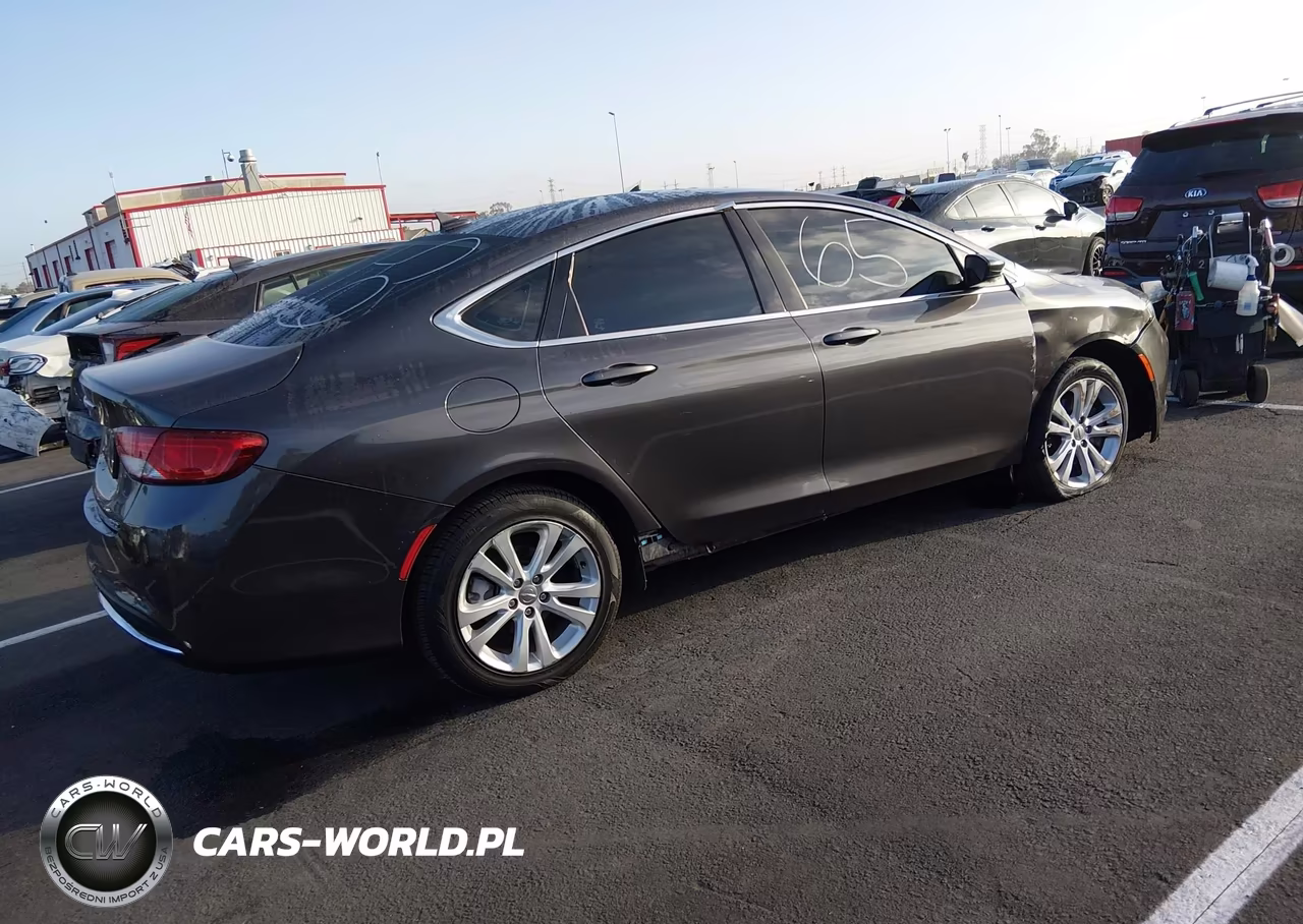 2016 Chrysler 200 Limited VIN:1C3CCCAB4GN170465 - 4