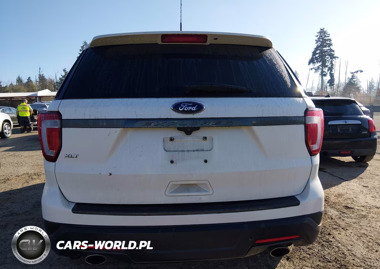2018 Ford Explorer Xlt VIN:1FM5K7D86JGC72615 - 17
