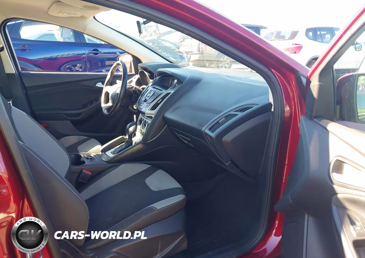 2014 Ford Focus Se VIN:1FADP3K21EL298759 - 5
