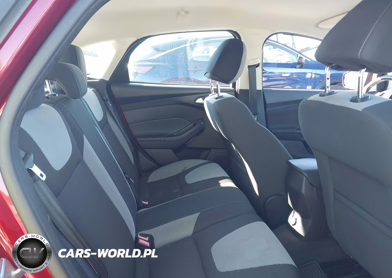2014 Ford Focus Se VIN:1FADP3K21EL298759 - 8
