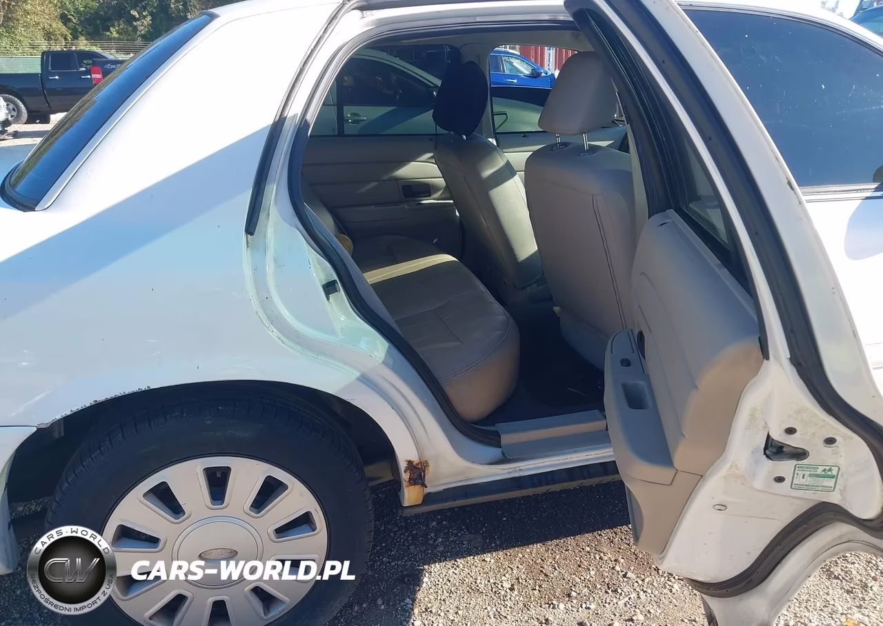2008 Ford Crown Victoria Police-Police Interceptor VIN:2FAHP71V88X128393 - 8