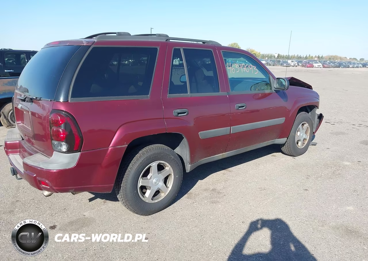 2005 Chevrolet Trailblazer Ls VIN:1GNDT13S252143675 - 4