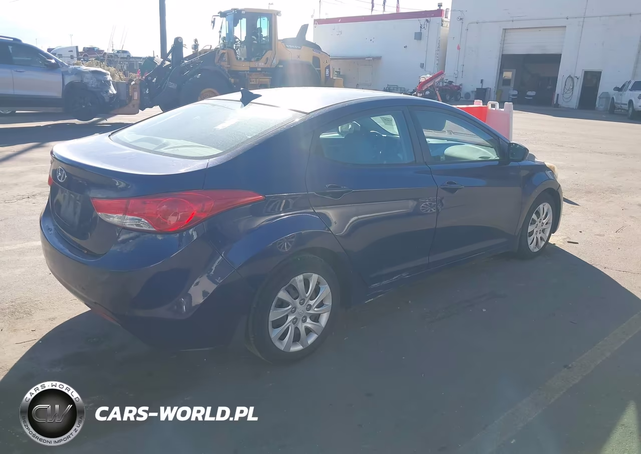 2011 Hyundai Elantra Gls VIN:5NPDH4AE2BH036578 - 4