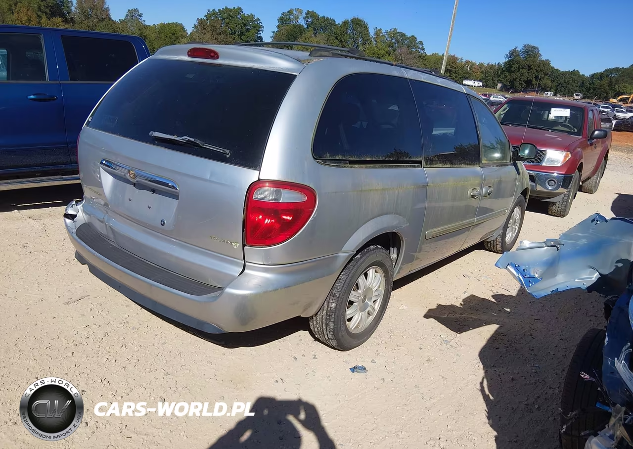 2005 Chrysler Town & Country Touring VIN:2C4GP54L65R380065 - 4