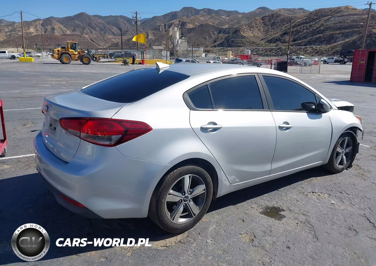 2018 Kia Forte Lx VIN:3KPFL4A79JE167177 - 4