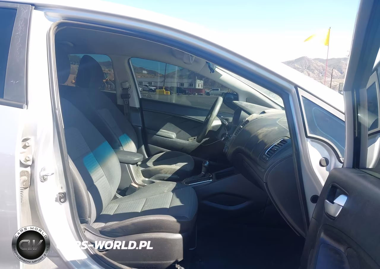 2018 Kia Forte Lx VIN:3KPFL4A79JE167177 - 5