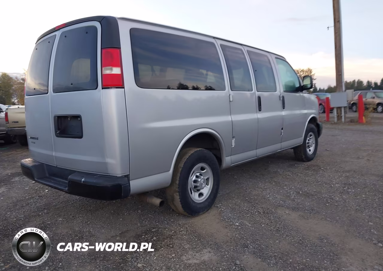 2015 Chevrolet Express 2500 Ls VIN:1GNWGPFG6F1282609 - 4