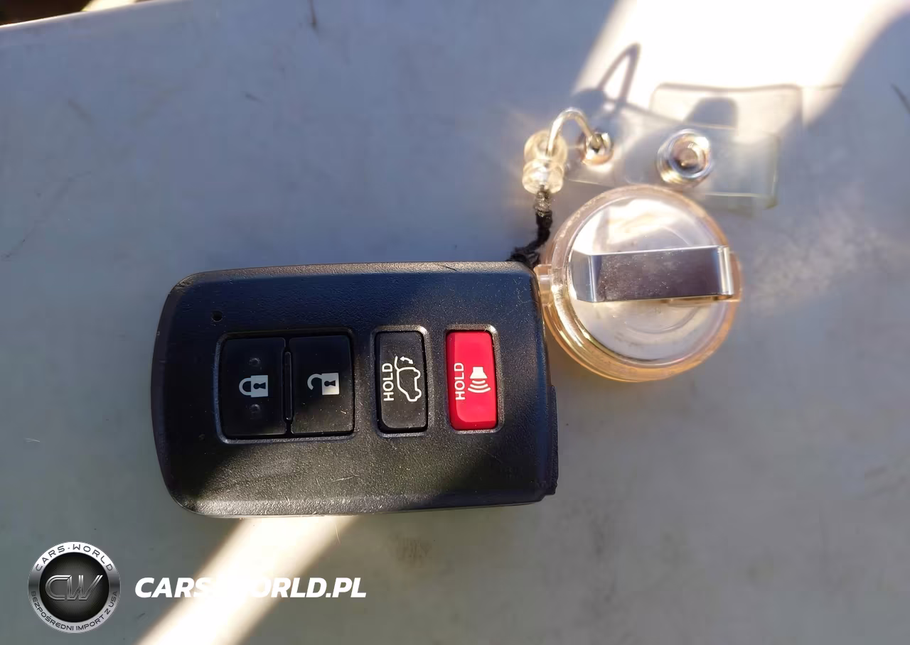 2012 Toyota Prius C Three VIN:JTDKDTB39C1027184 - 11