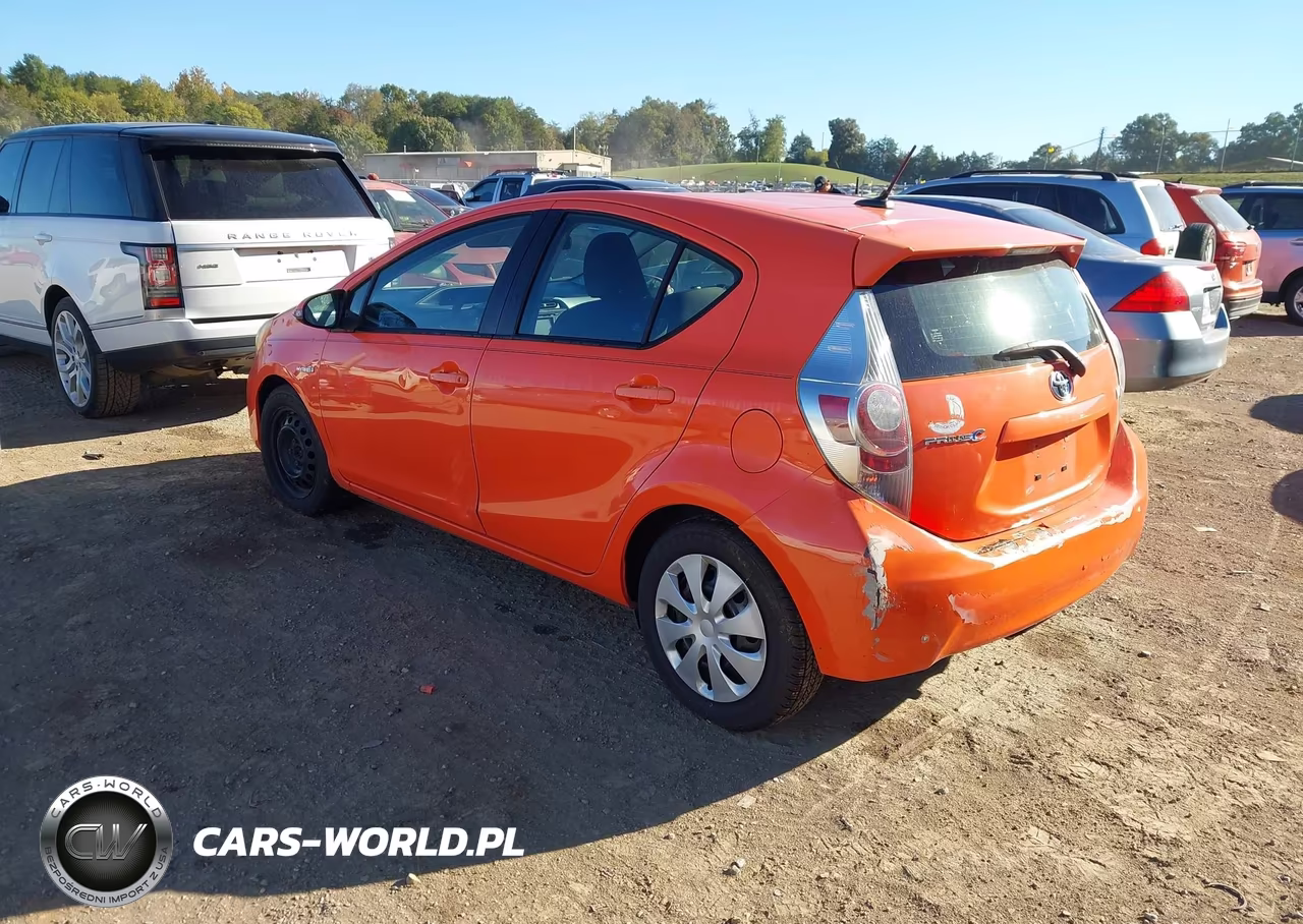 2012 Toyota Prius C Three VIN:JTDKDTB39C1027184 - 3