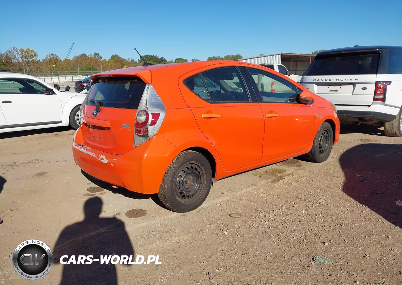 2012 Toyota Prius C Three VIN:JTDKDTB39C1027184 - 4