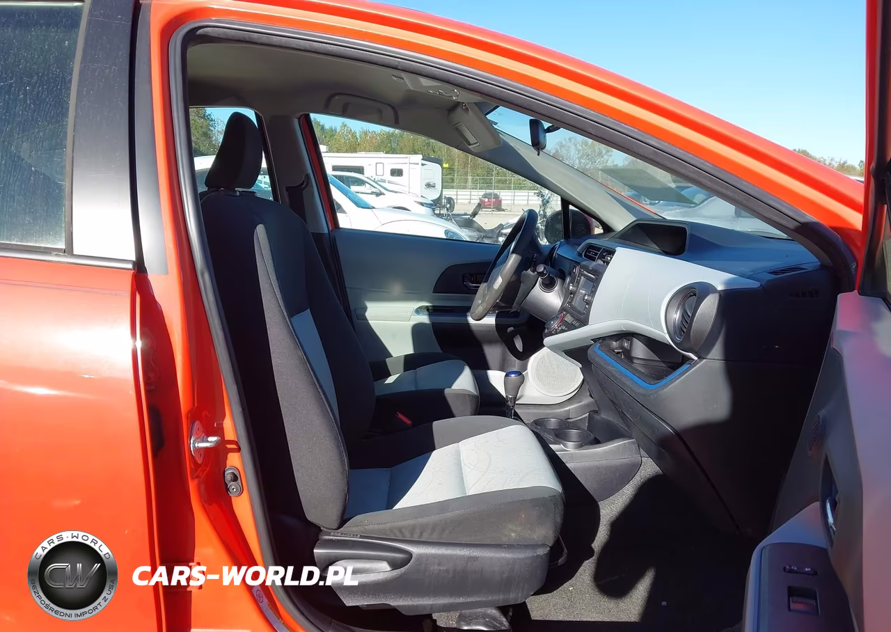 2012 Toyota Prius C Three VIN:JTDKDTB39C1027184 - 5