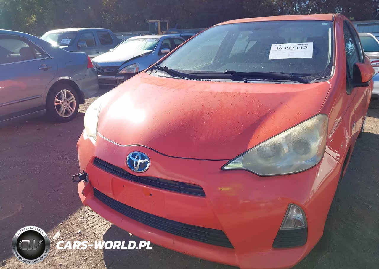 2012 Toyota Prius C Three VIN:JTDKDTB39C1027184 - 6