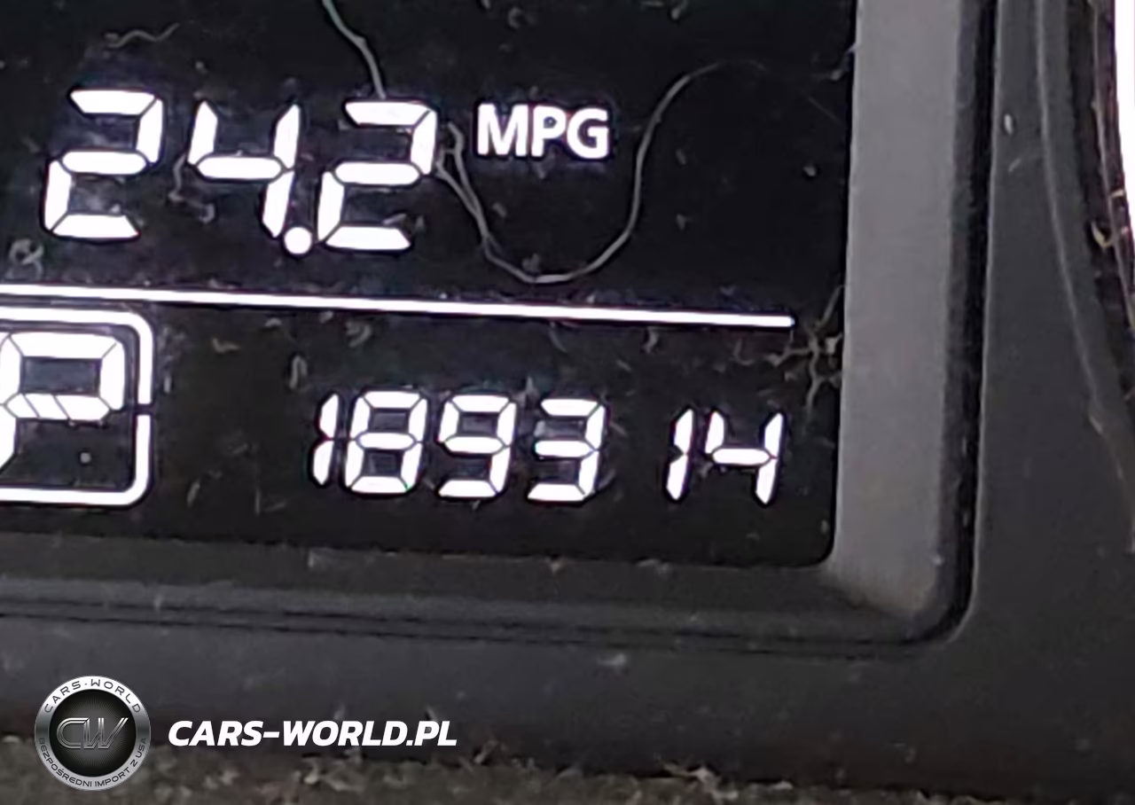 2017 Nissan Sentra S VIN:3N1AB7AP4HY387840 - 16