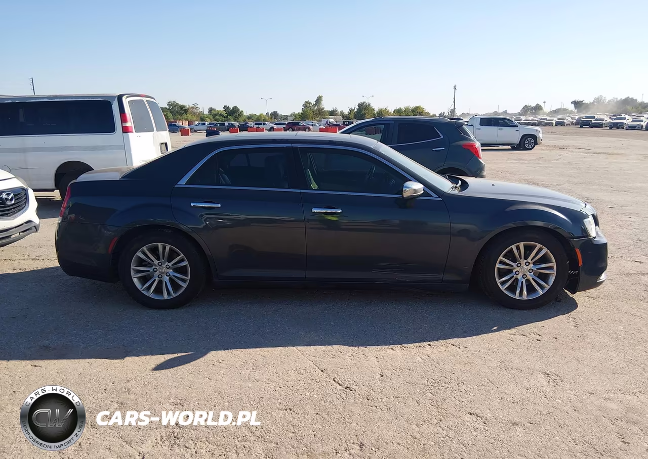 2016 Chrysler 300C VIN:2C3CCAEG7GH151654 - 13
