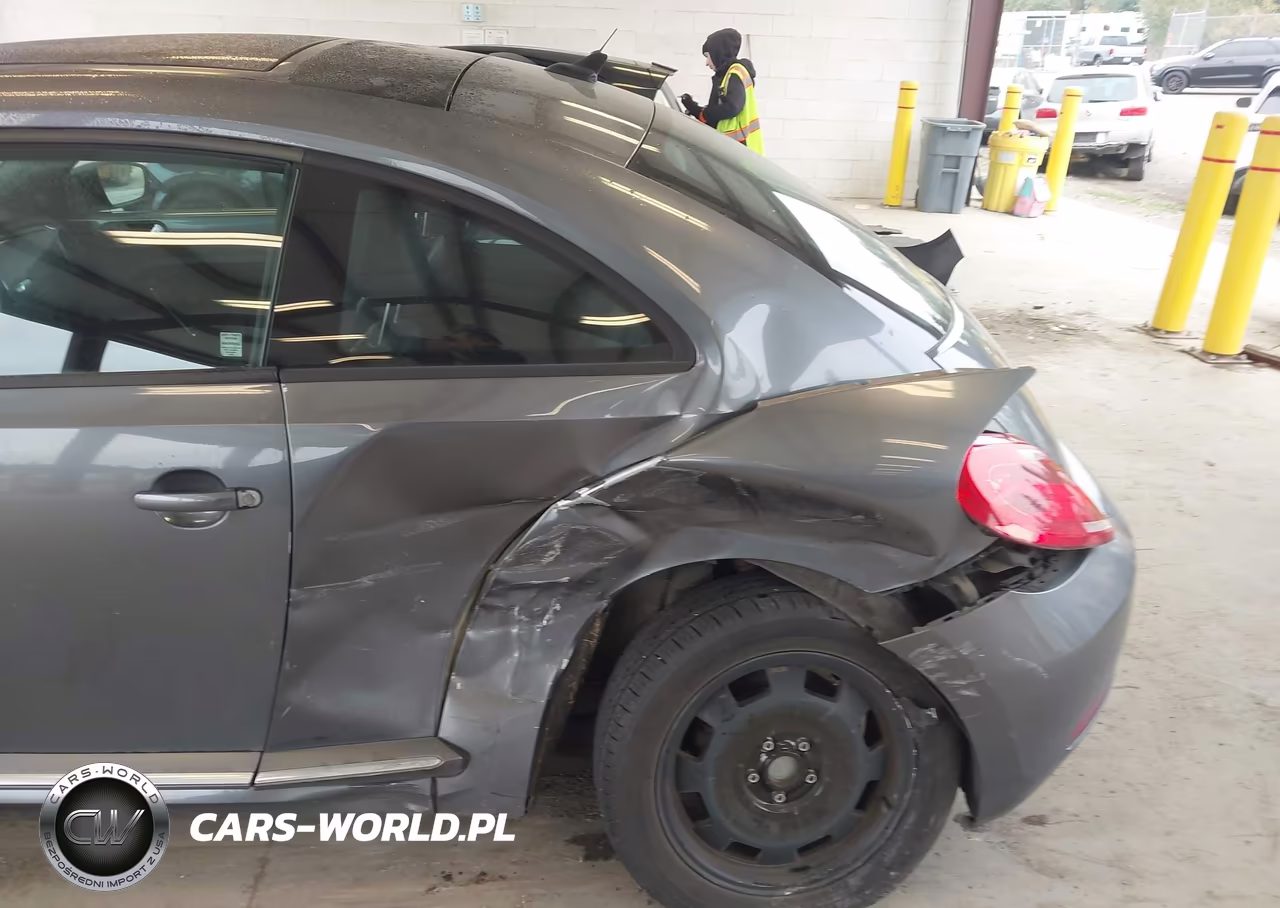 2014 Volkswagen Beetle 2.5L VIN:3VWJP7AT4EM602032 - 6