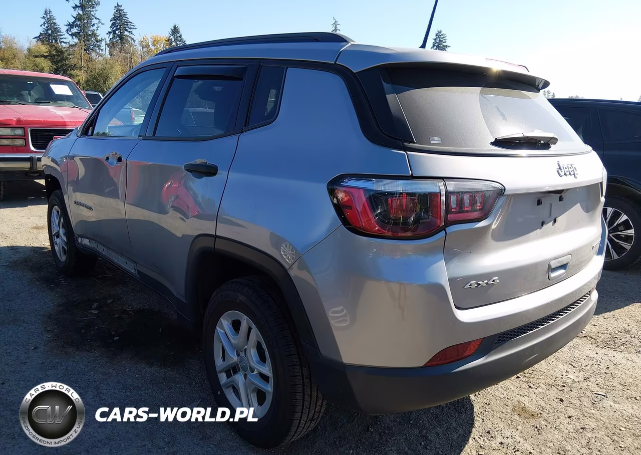 2018 Jeep Compass Sport 4X4 VIN:3C4NJDAB2JT457147 - 3